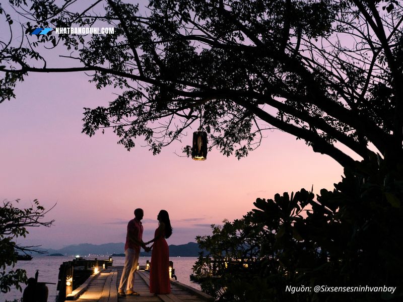 “Dinner on the Rock” – Ăn tối lãng mạn ở Nha Trang không thể nào quên